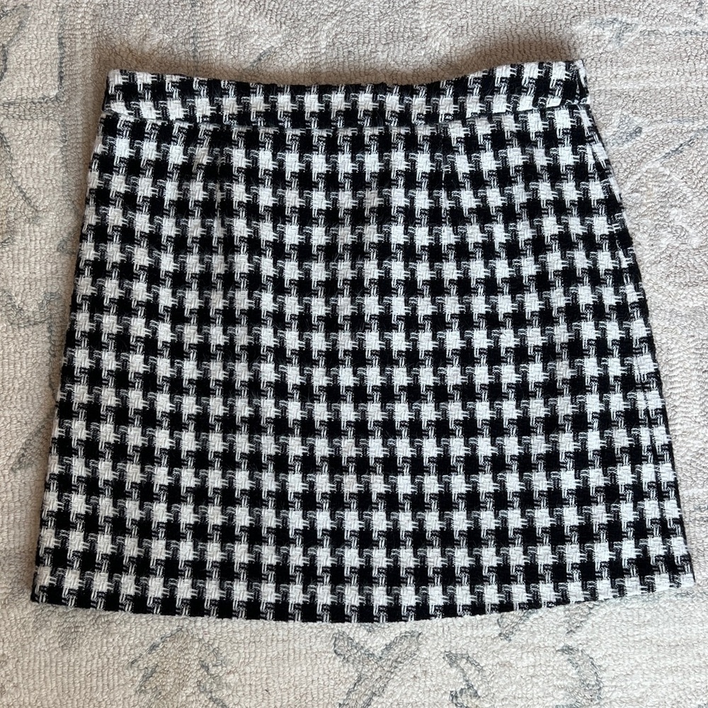BCBGMaxAzria Tweed Houndstooth mini skirt size 12